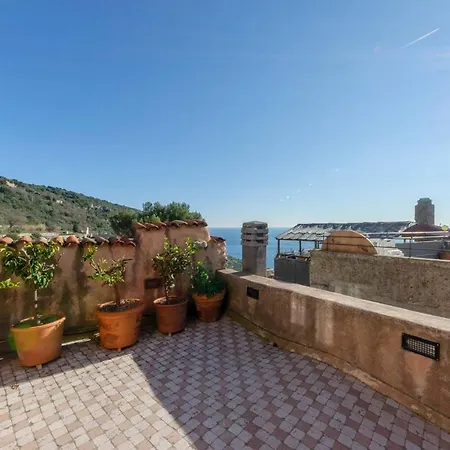 Holiday home Altido Exclusive With Rooftop Jacuzzi And View In Verezzi